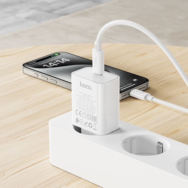 Сетевое зарядное устройство HOCO C143A Benefit single port PD20W charger White