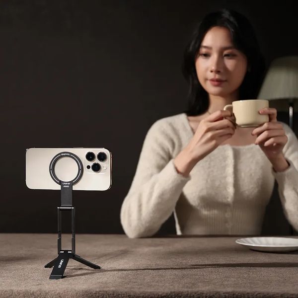 Тримач телефона Ulanzi MA60 Foldable Magnetic Phone Tripod (Black)