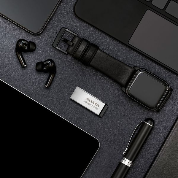 Флеш-накопитель ADATA USB 3.2 UR 350 128Gb Silver/Black