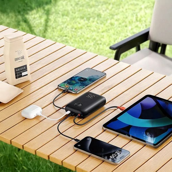 Внешний аккумулятор VEGER Built-In 2 cables Ultra Mini 30000mAh