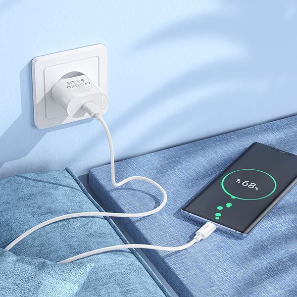 Сетевое зарядное устройство HOCO C109A(PD20W) Fighter single port PD20W charger White